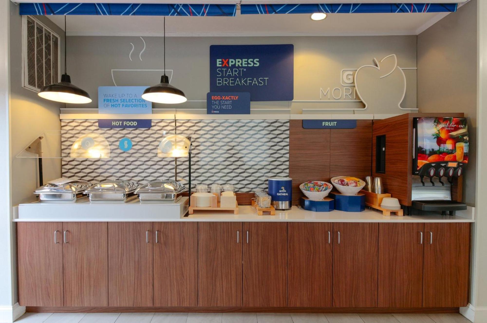 Holiday Inn Express Leland - Wilmington Area By Ihg Exterior foto